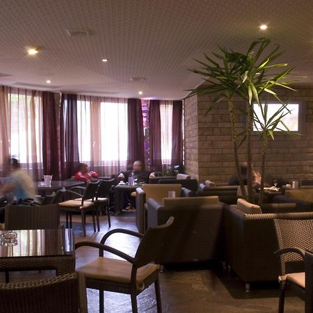 Hotel Restaurant La Porte D'Octodure Martigny Buitenkant foto