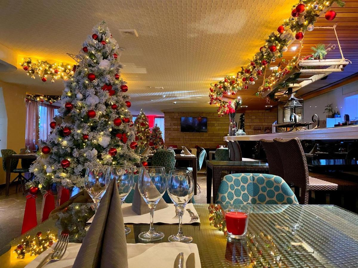 Hotel Restaurant La Porte D'Octodure Martigny Buitenkant foto