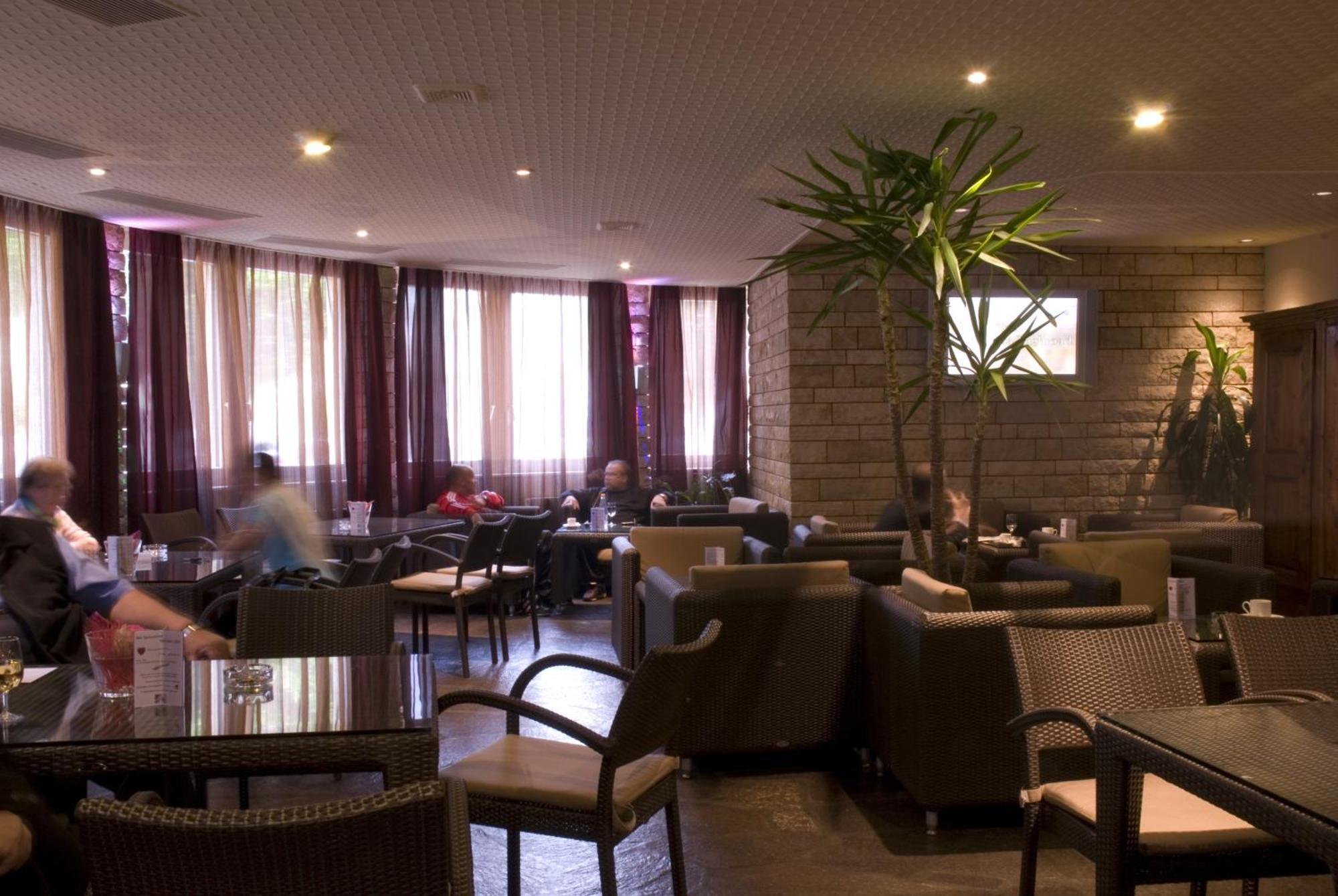 Hotel Restaurant La Porte D'Octodure Martigny Buitenkant foto